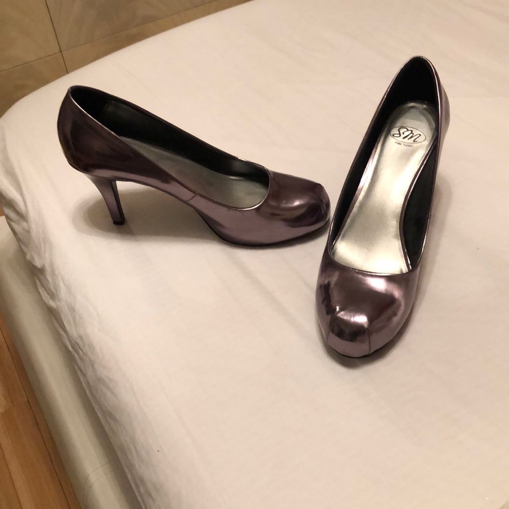 Shiny heels